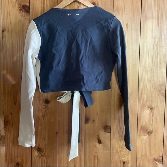 The Upside Luna Kyra Top Size Small Two Tone Blue Cream Crop Ribbed Wrap small - Picture 6 of 9